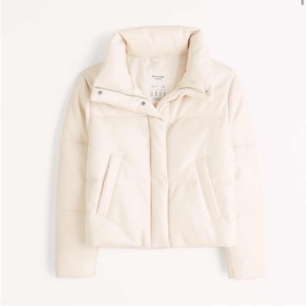 NWT Abercrombie and fitch mini vegan leather puffer jacket - cream size small